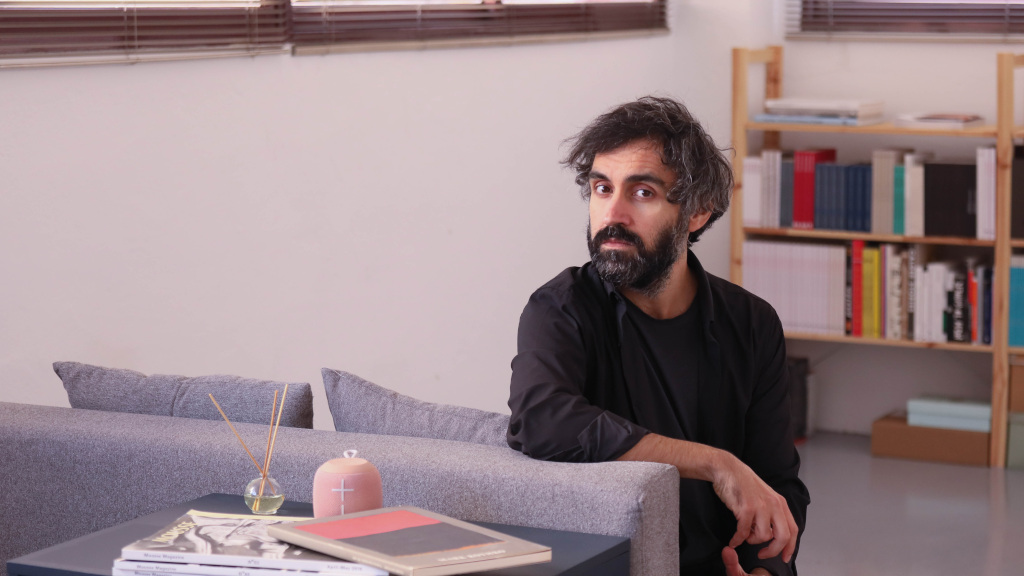 Karlos Gil Carrasco, becado Leonardo de la Fundación BBVA en la categoría de Artes Plásticas. © KIKE PARA/FBBVA.
