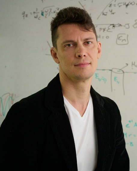 Alexey Nikitin, Ikerbasque Fellow Nanogune (San Sebastián). Beca Leonardo a Investigadores en Física 2022. Fundación BBVA.